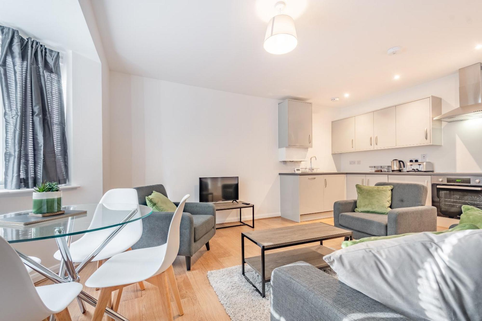 Modern, Living Apartments- Private Parking Appartamento *