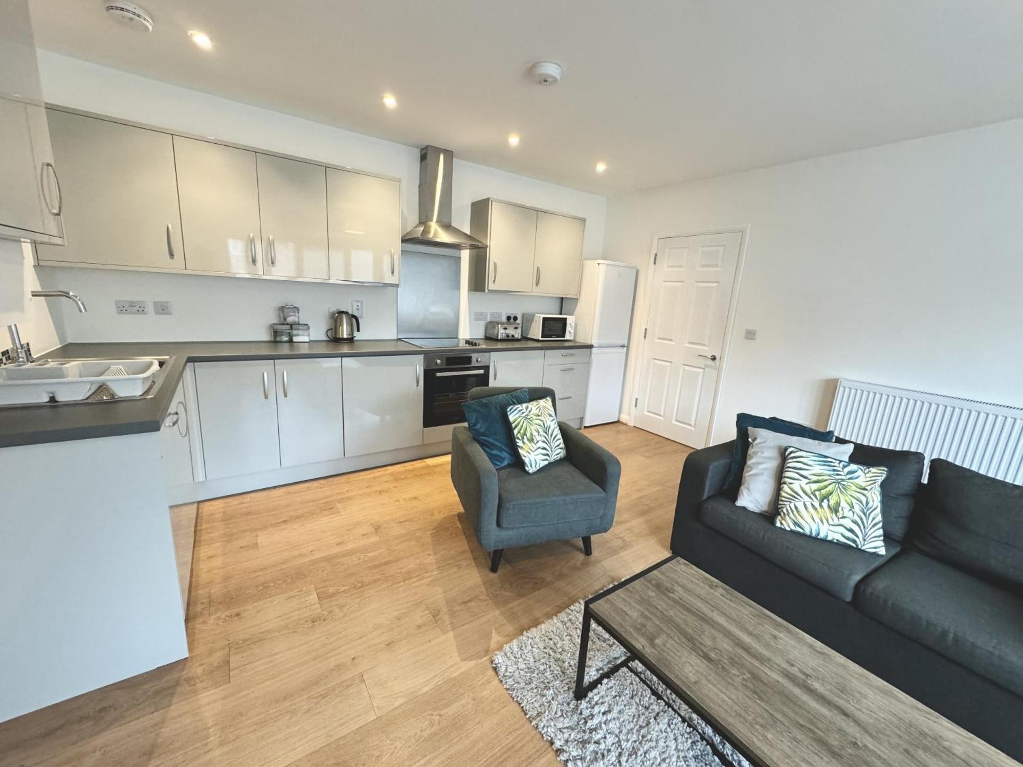 Modern, Living Apartments- Private Parking Appartamento