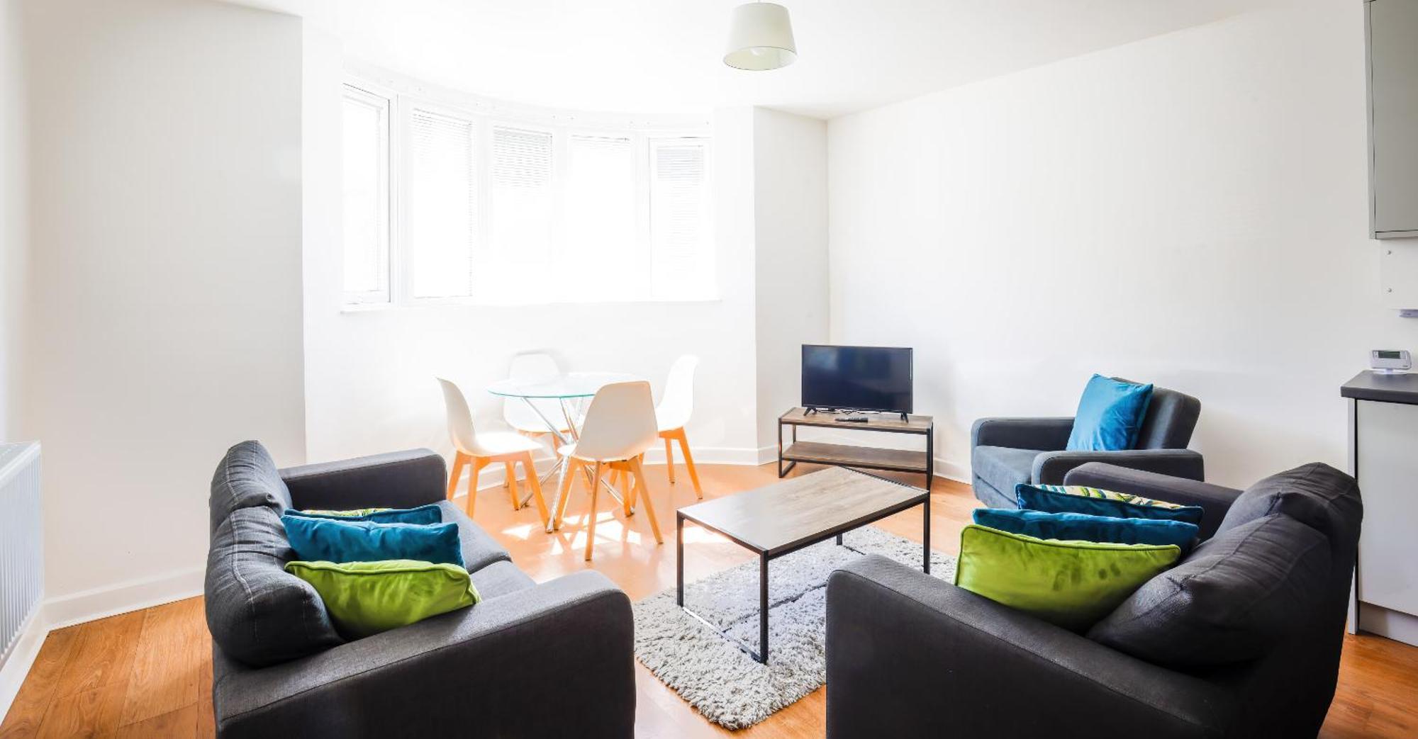 Modern, Living Apartments- Private Parking Appartamento *